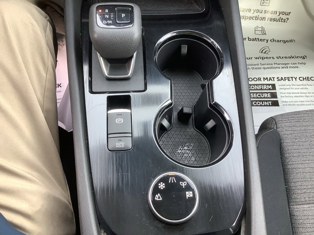 Used 2023 Nissan Rogue SV image 19