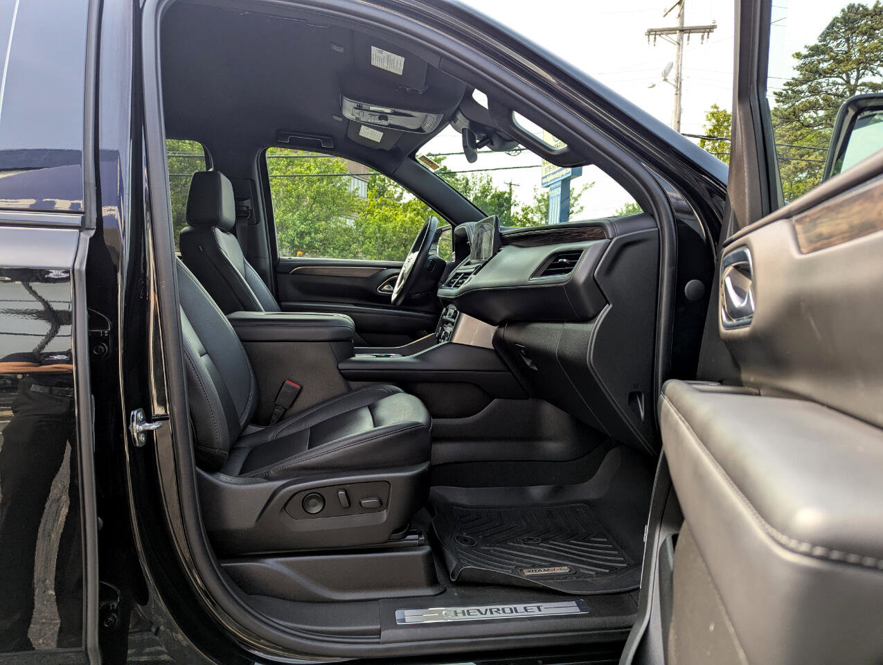 Used 2023 Chevrolet Tahoe Z71 image 31