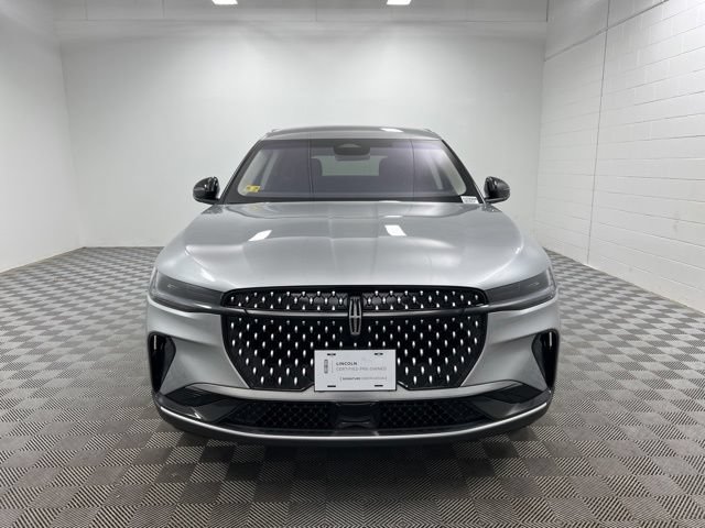 Used 2024 Lincoln Nautilus Premier AWD/4WD image 2