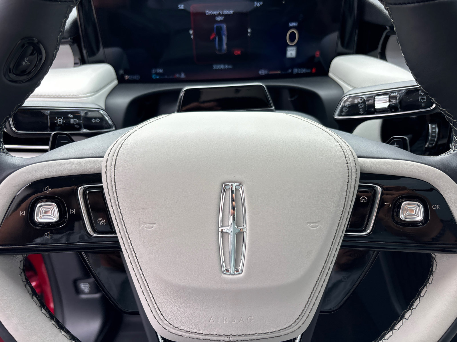 New 2026 Lincoln Aviator Reserve AWD/4WD image 16