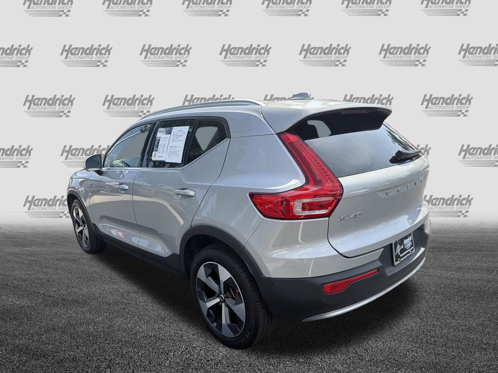 Certified 2023 Volvo XC40 B4 Plus w/ Driver Assist Package FWD image 9
