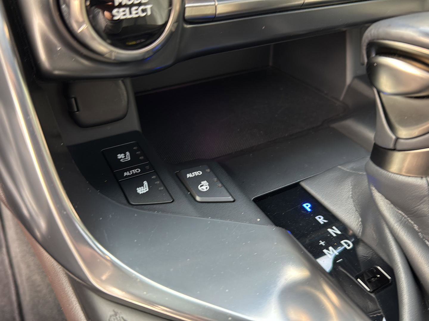 Used 2023 Lexus LX 600 4WD w/ Luxury Package image 27