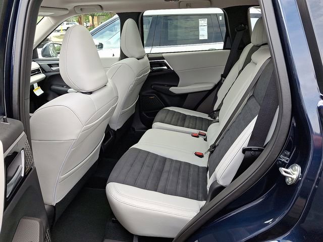 New 2025 Mitsubishi Outlander SE image 7