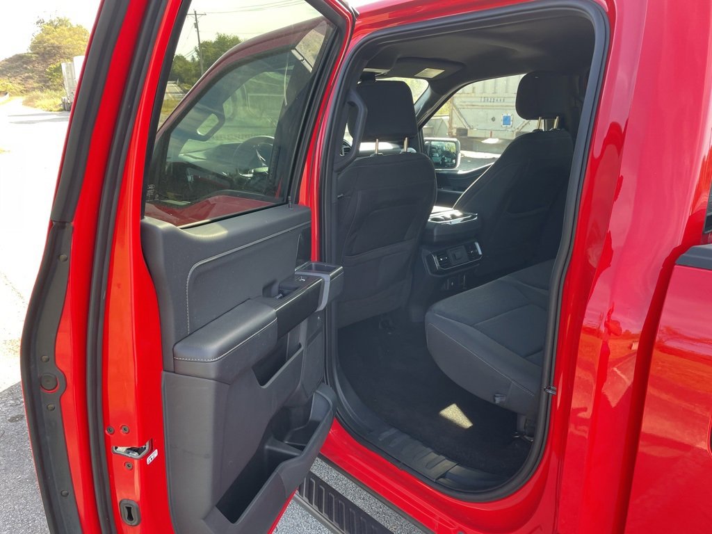 Certified 2022 Ford F150 XLT w/ Equipment Group 302A High image 11