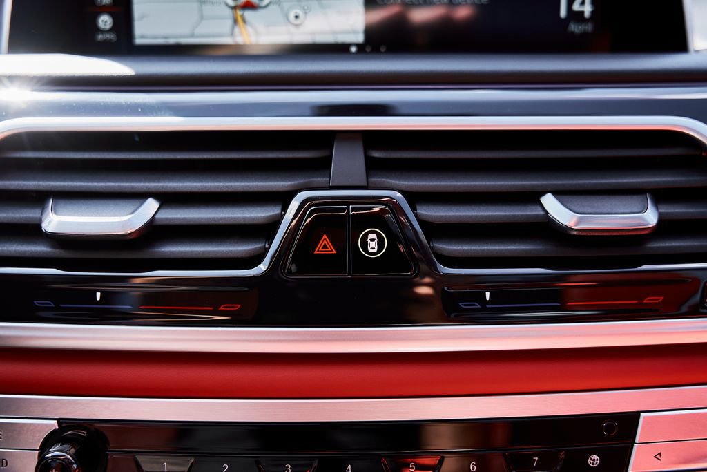 Used 2022 BMW M760i xDrive w/ Luxury Rear Seating Package image 80