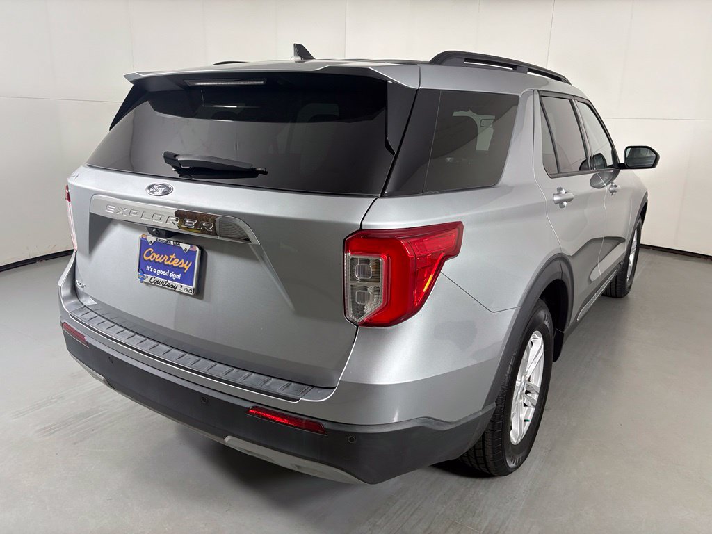 Used 2023 Ford Explorer XLT w/ Equipment Group 202A RWD image 8