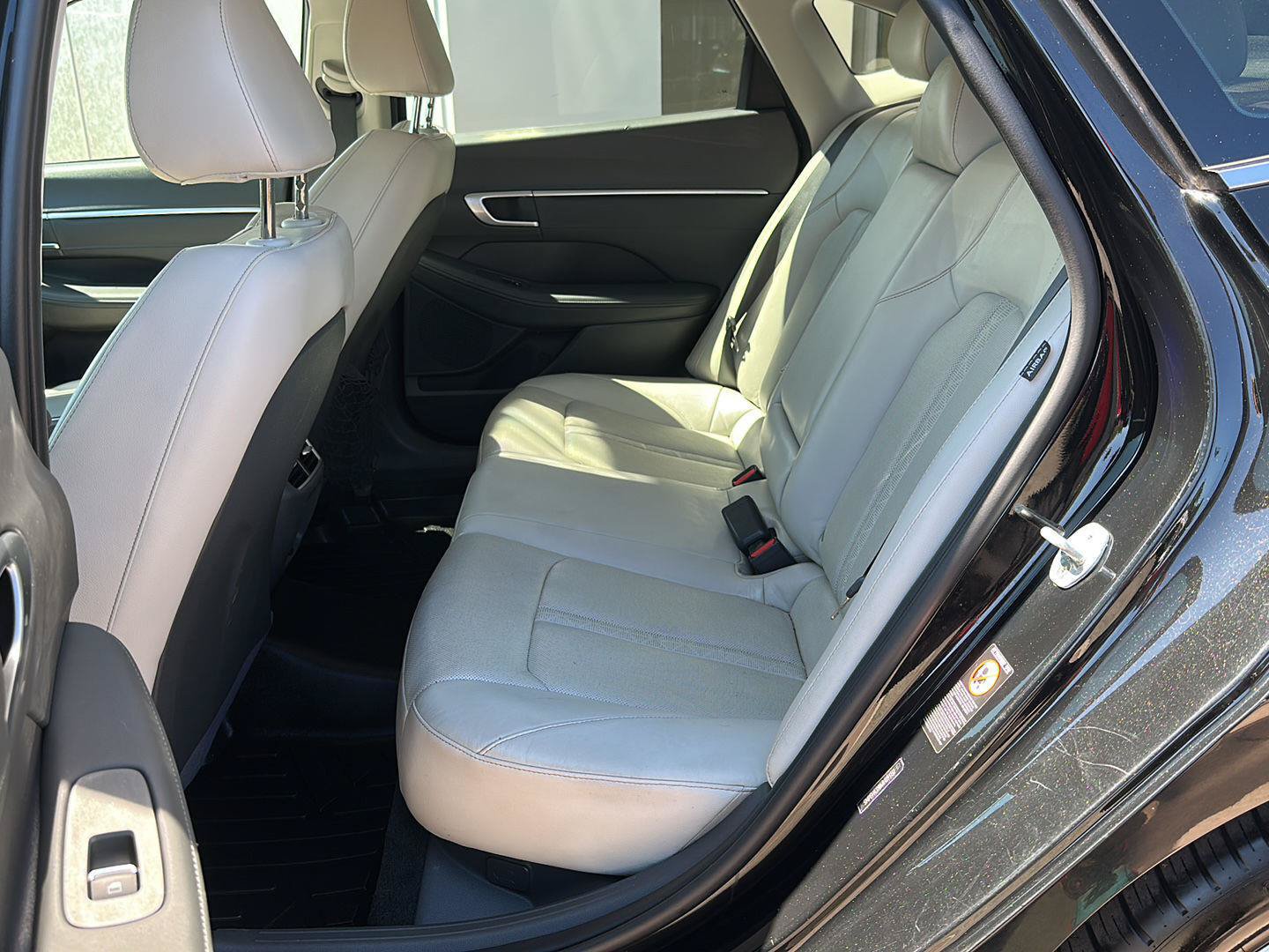 Used 2021 Hyundai Sonata Limited w/ Preferred Accessory Package FWD image 9