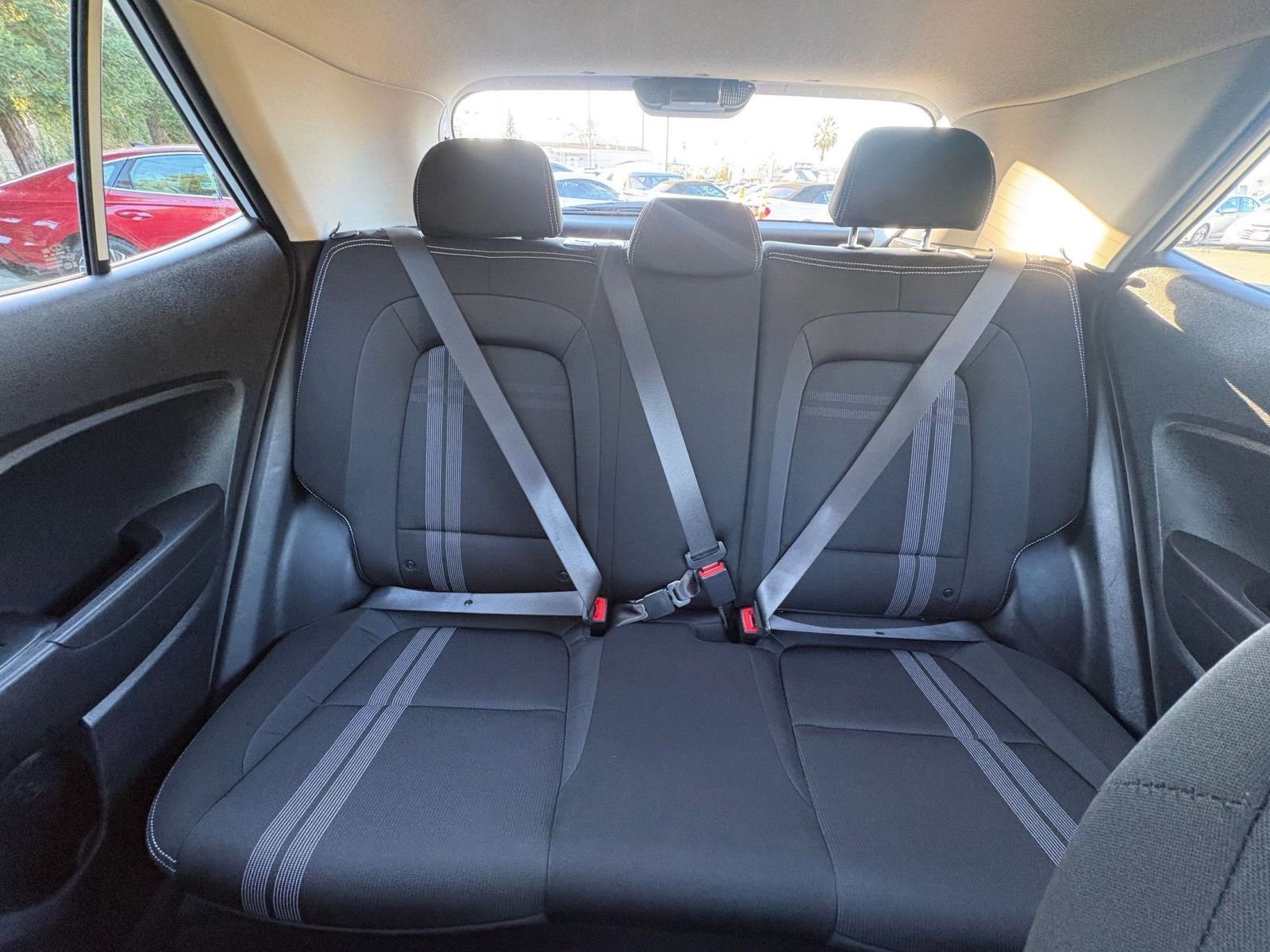 Used 2025 Hyundai Venue SEL image 38