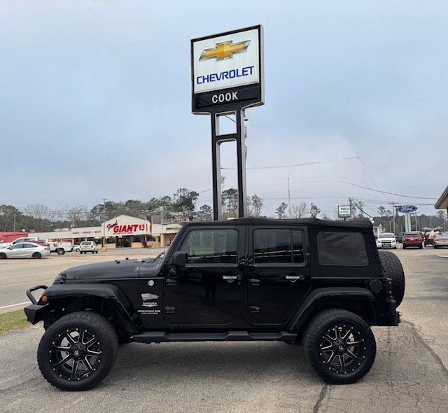 Used 2014 Jeep Wrangler Unlimited Sahara image 1
