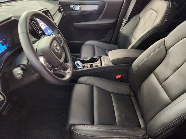Certified 2026 Volvo XC40 B5 Plus AWD/4WD image 14