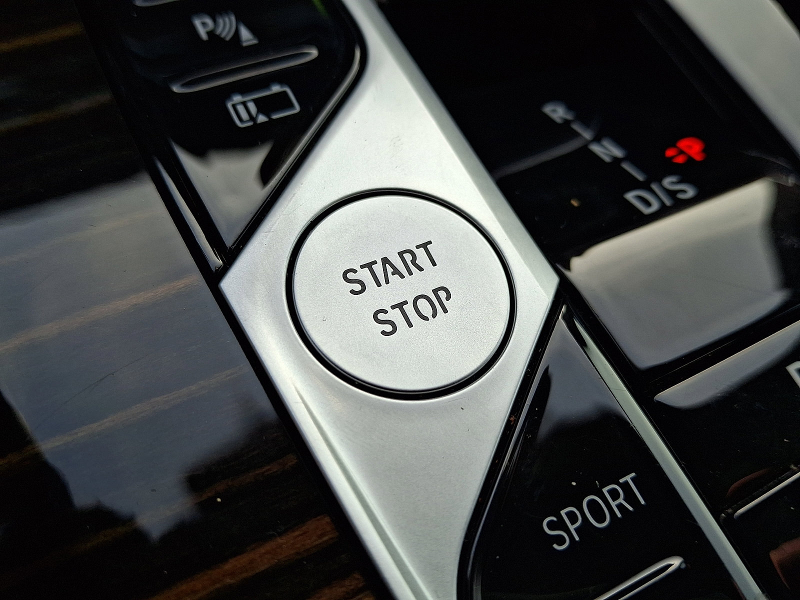 Used 2025 BMW X5 xDrive50e image 26