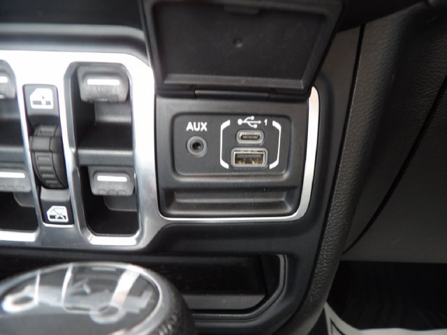 Used 2019 Jeep Wrangler Unlimited Sport S AWD/4WD image 24