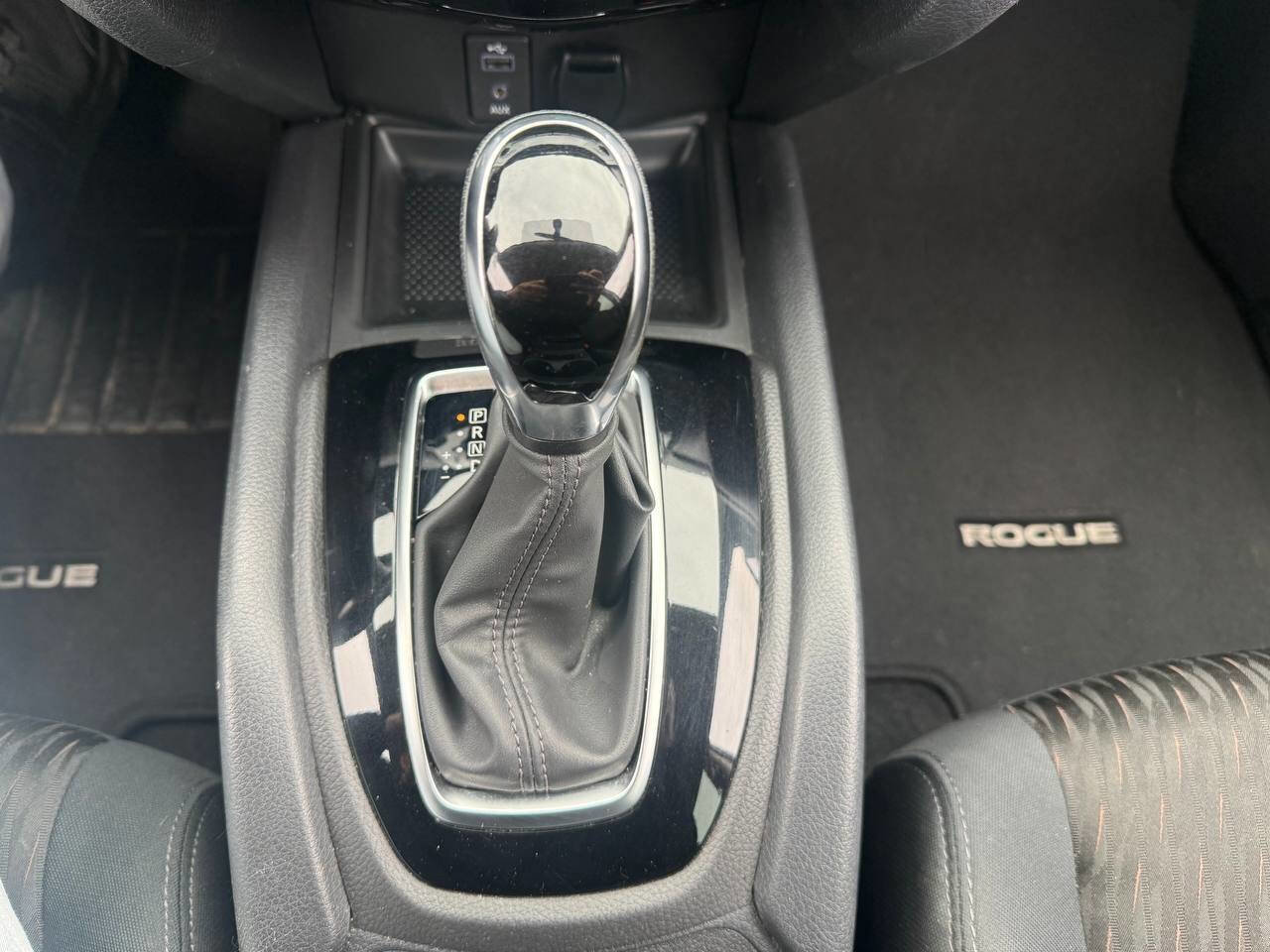 Used 2017 Nissan Rogue SV FWD image 20