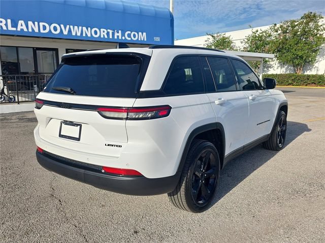 Used 2025 Jeep Grand Cherokee Limited w/ Black Appearance Package RWD image 3