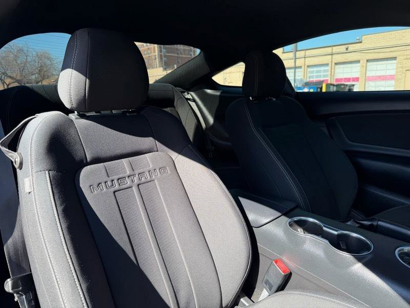 Used 2019 Ford Mustang Coupe RWD image 21