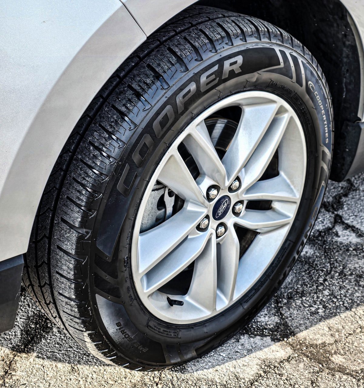 Used 2018 Ford Edge SEL w/ Equipment Group 201A image 9