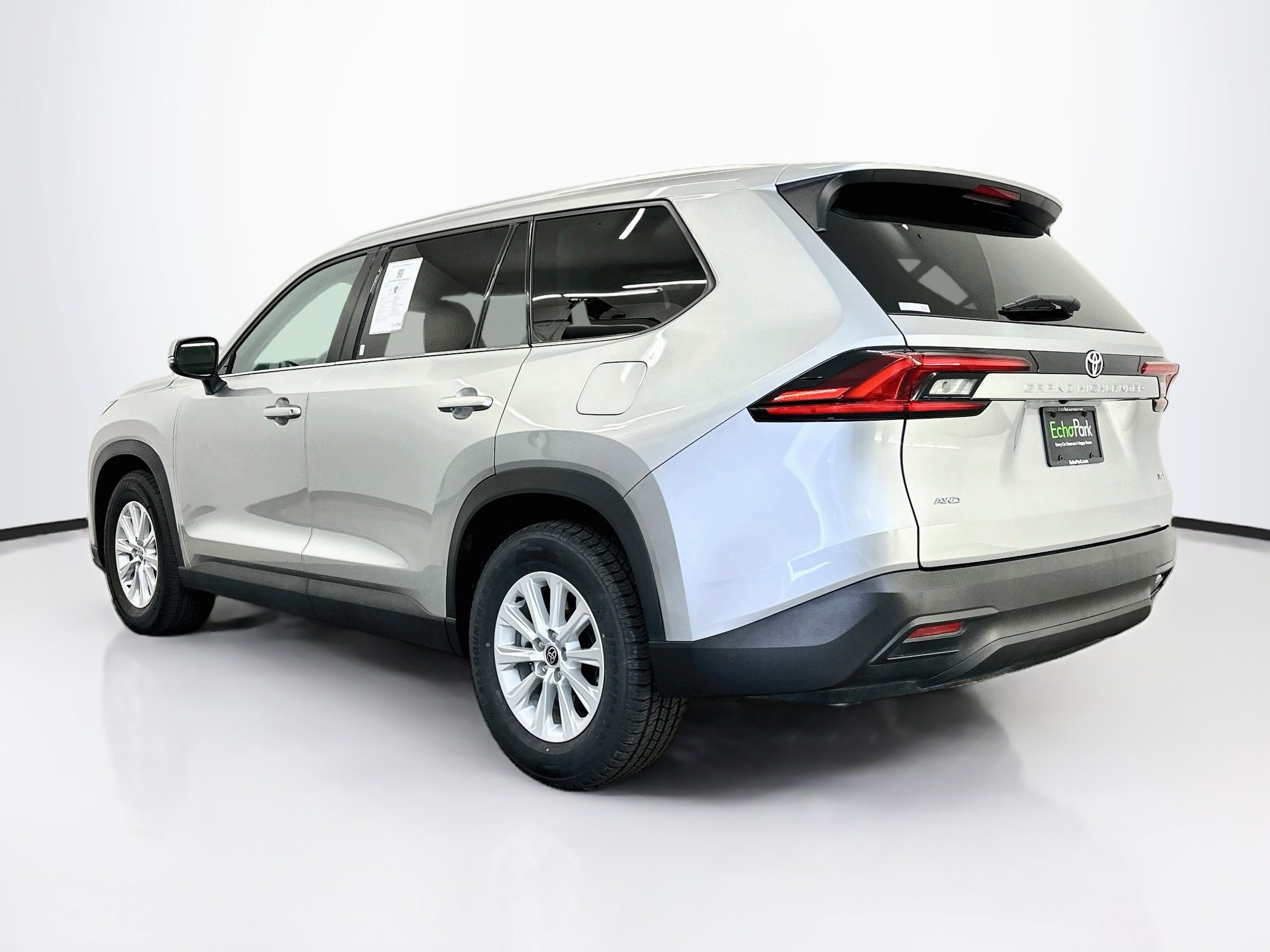 Used 2025 Toyota Grand Highlander AWD image 5