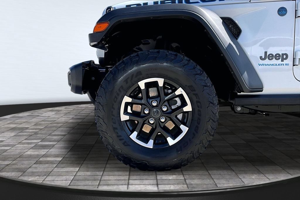 Certified 2025 Jeep Wrangler Unlimited Rubicon 4xe w/ Convenience Group AWD/4WD image 32