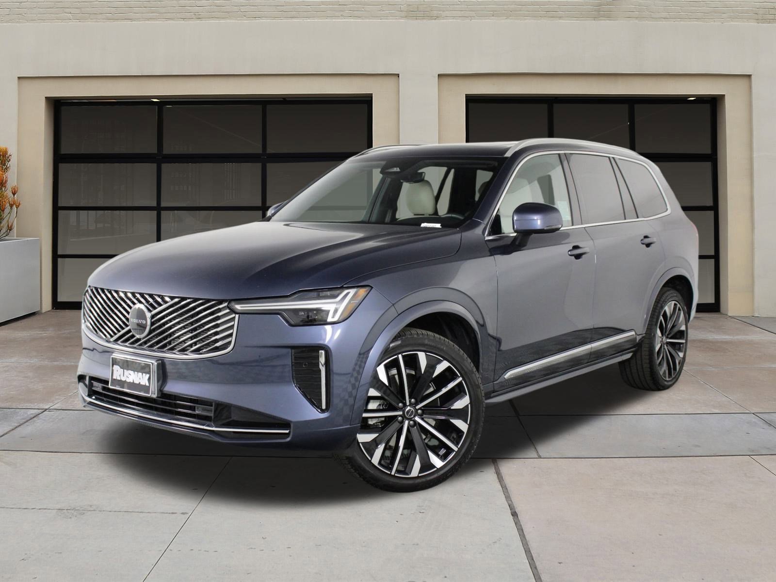 Certified 2025 Volvo XC90 B5 Core image 3