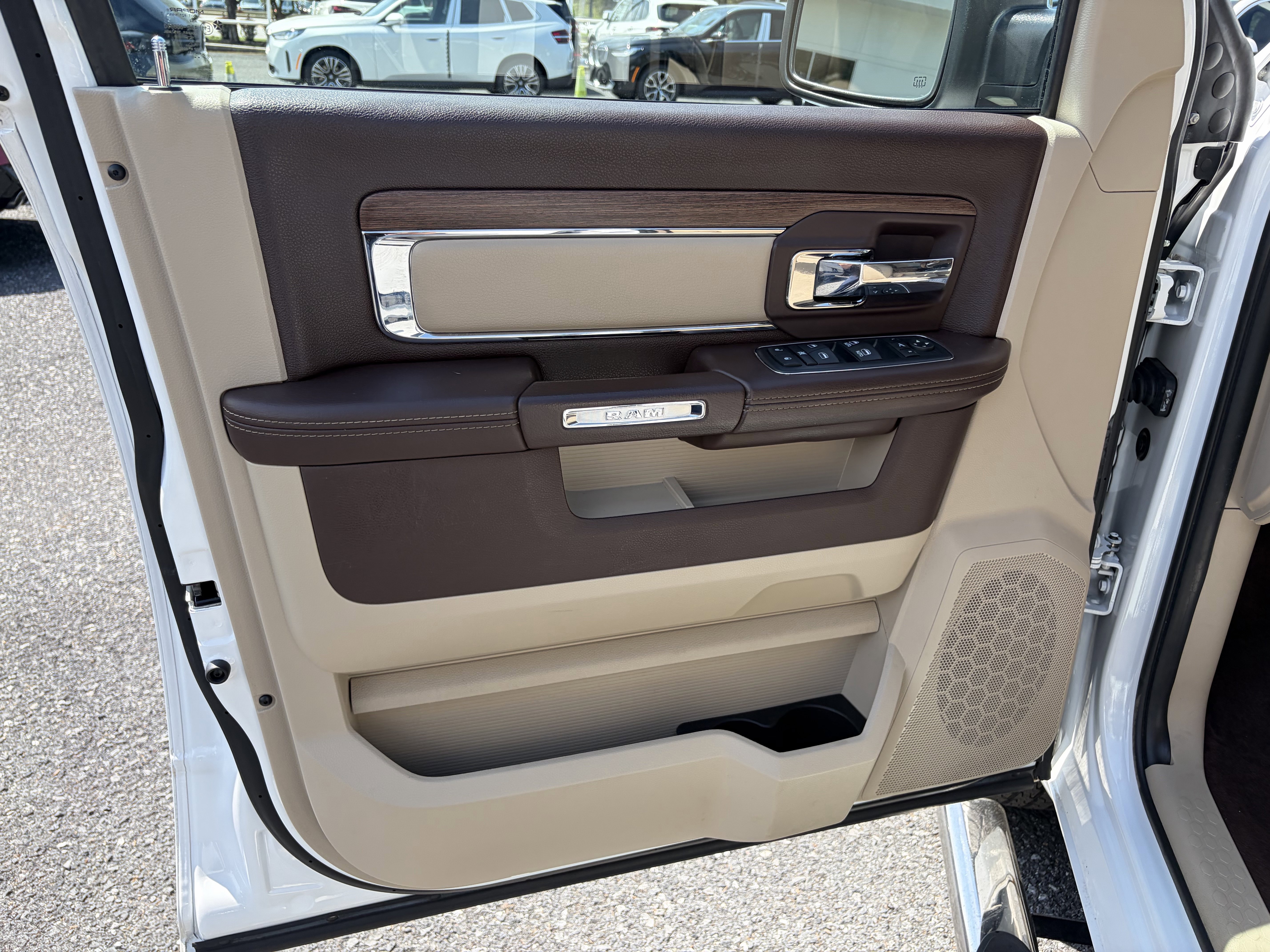 Used 2017 RAM 1500 Laramie w/ Convenience Group image 10