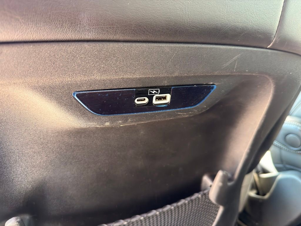 Used 2023 Chrysler Pacifica Touring-L FWD image 30