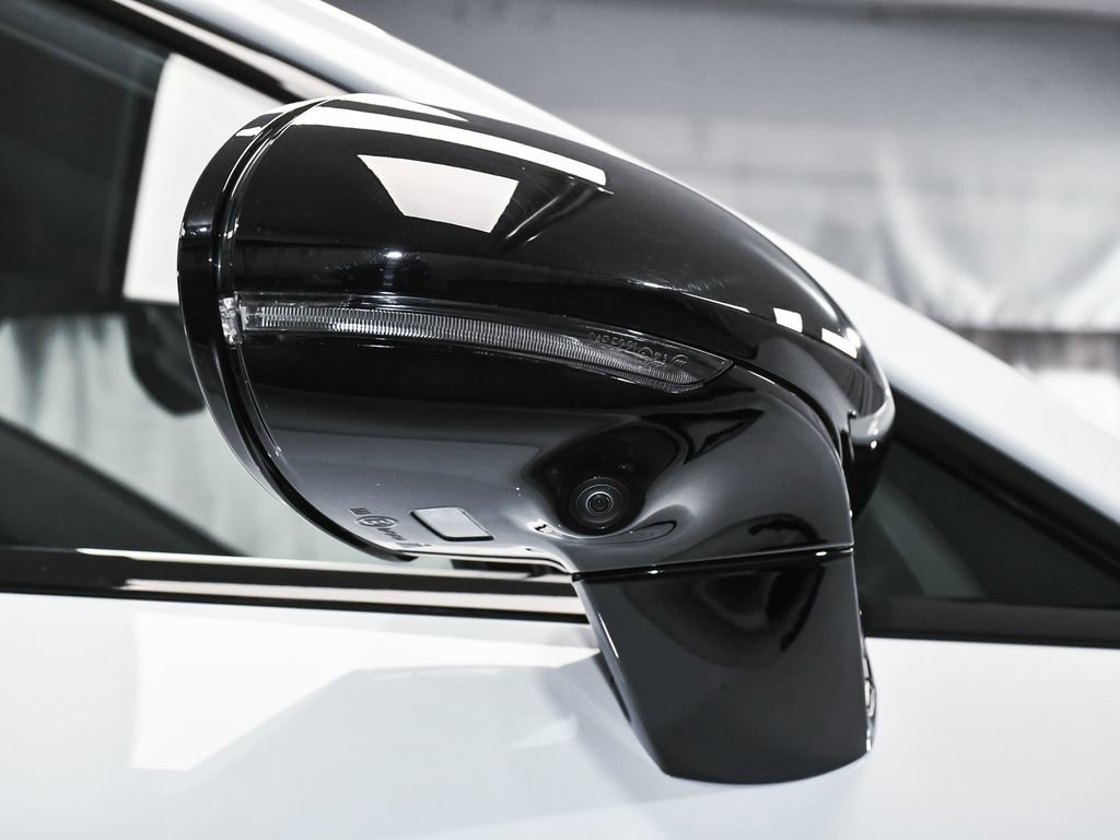 Used 2025 Porsche Panamera 4 image 74