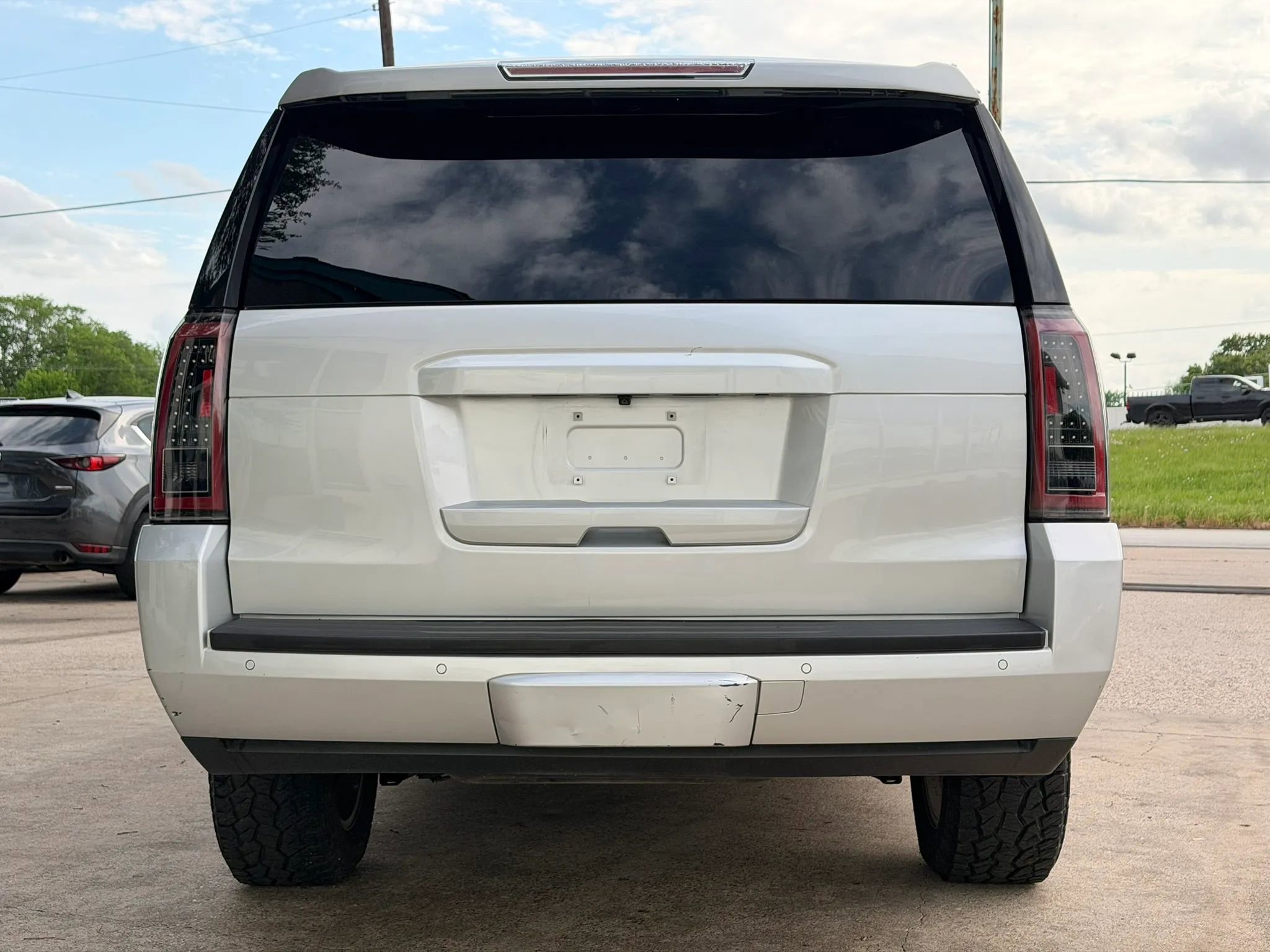 Used 2016 GMC Yukon XL SLT w/ Open Road Package image 4