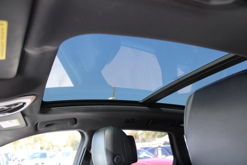 Used 2018 Porsche Macan image 20