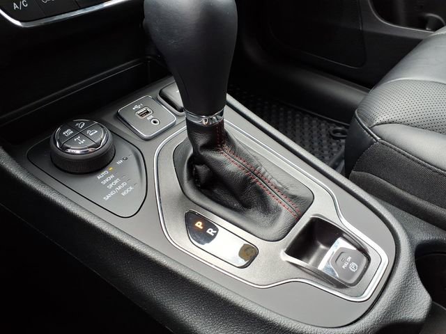 Used 2022 Jeep Cherokee Trailhawk w/ Premium Leather Package image 19