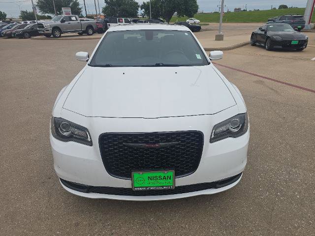 Used 2022 Chrysler 300 S w/ Comfort Group RWD image 8