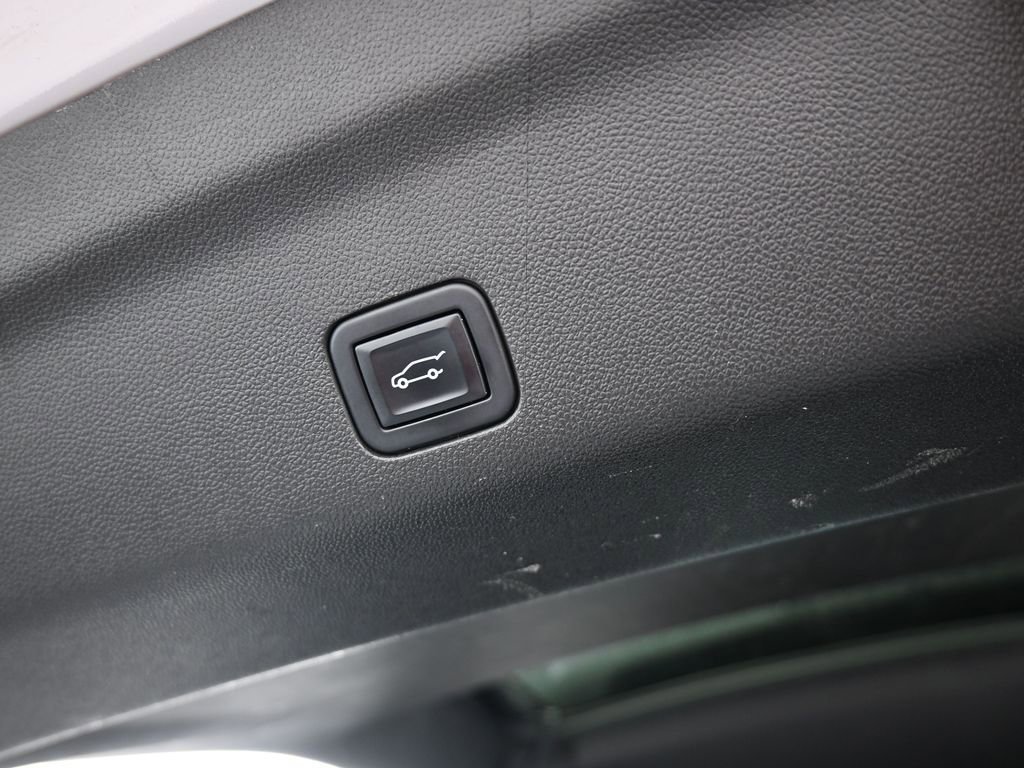 Used 2023 Chevrolet Suburban LT image 37