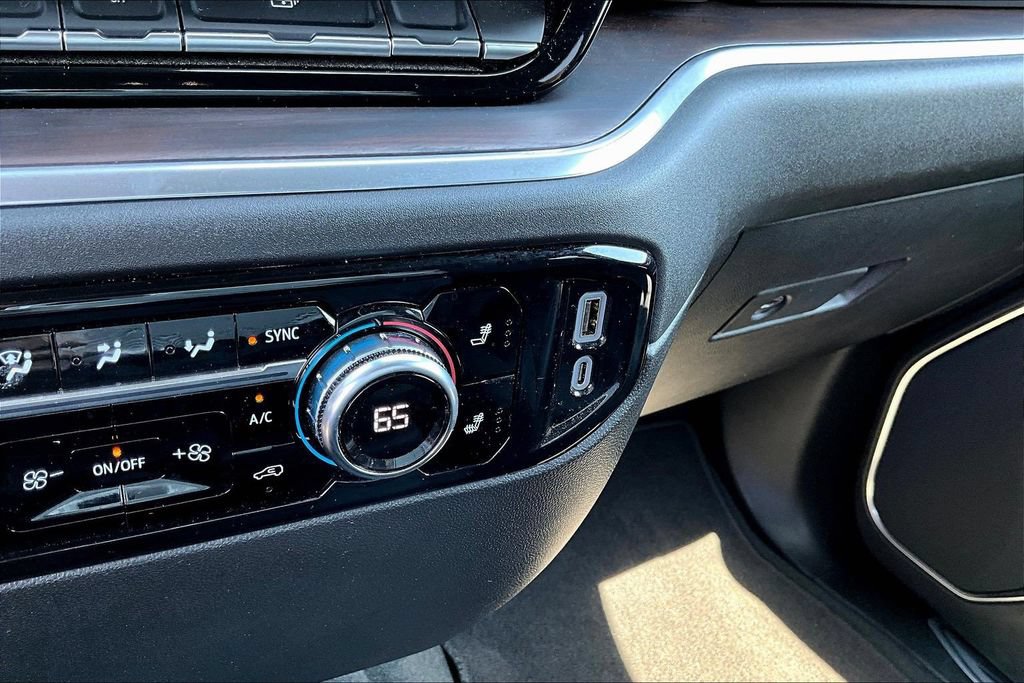 Used 2025 GMC Sierra 1500 SLT AWD/4WD image 19