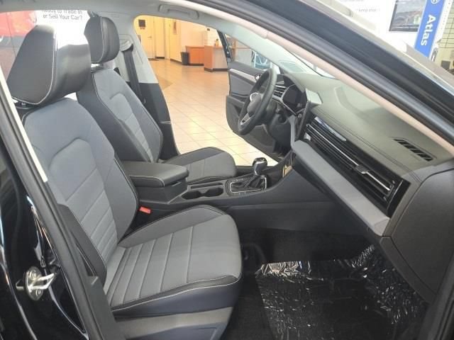New 2025 Volkswagen Jetta SE FWD image 14