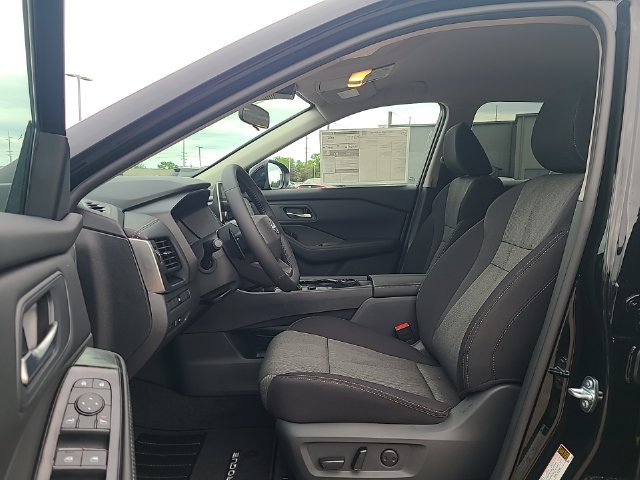 New 2026 Nissan Rogue SV AWD/4WD image 11