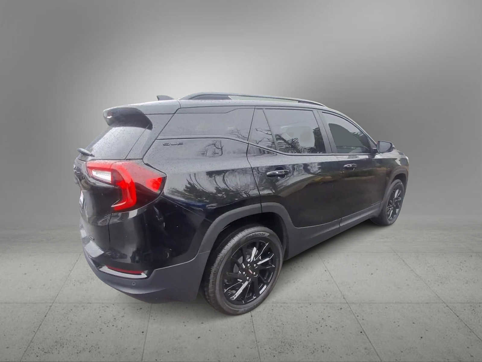 Used 2023 GMC Terrain SLE w/ Driver Convenience Package AWD/4WD image 8