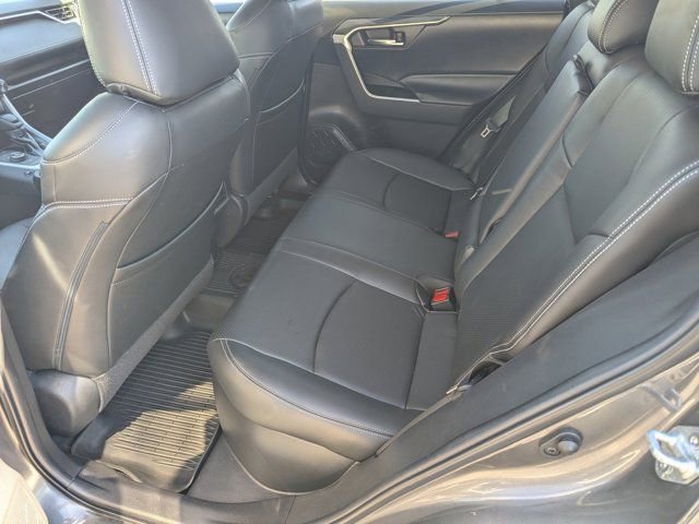 Used 2022 Toyota RAV4 XLE image 17