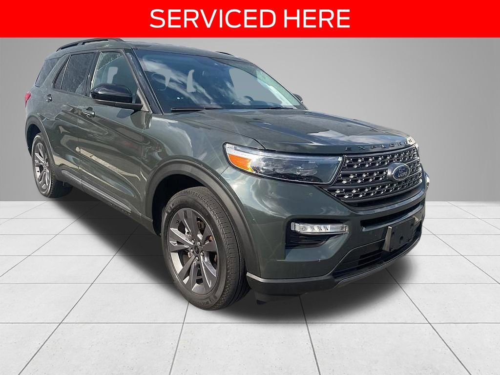 Used 2023 Ford Explorer XLT w/ Equipment Group 202A image 3