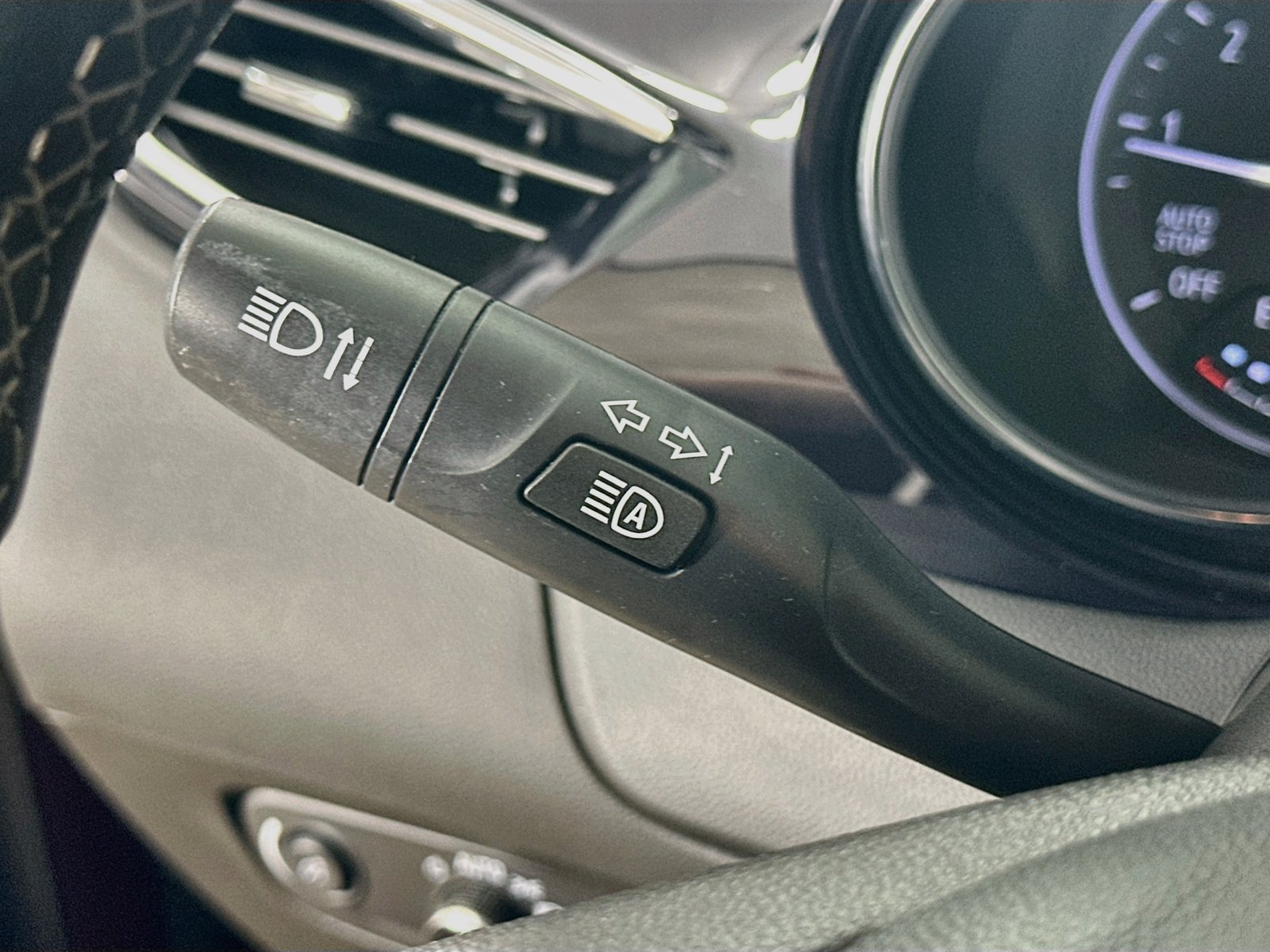 Used 2023 Buick Encore GX Select AWD/4WD image 20