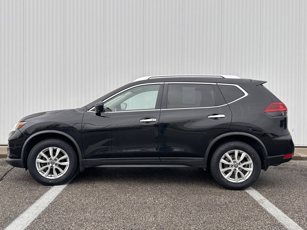 Used 2018 Nissan Rogue SV w/ Premium Package image 2