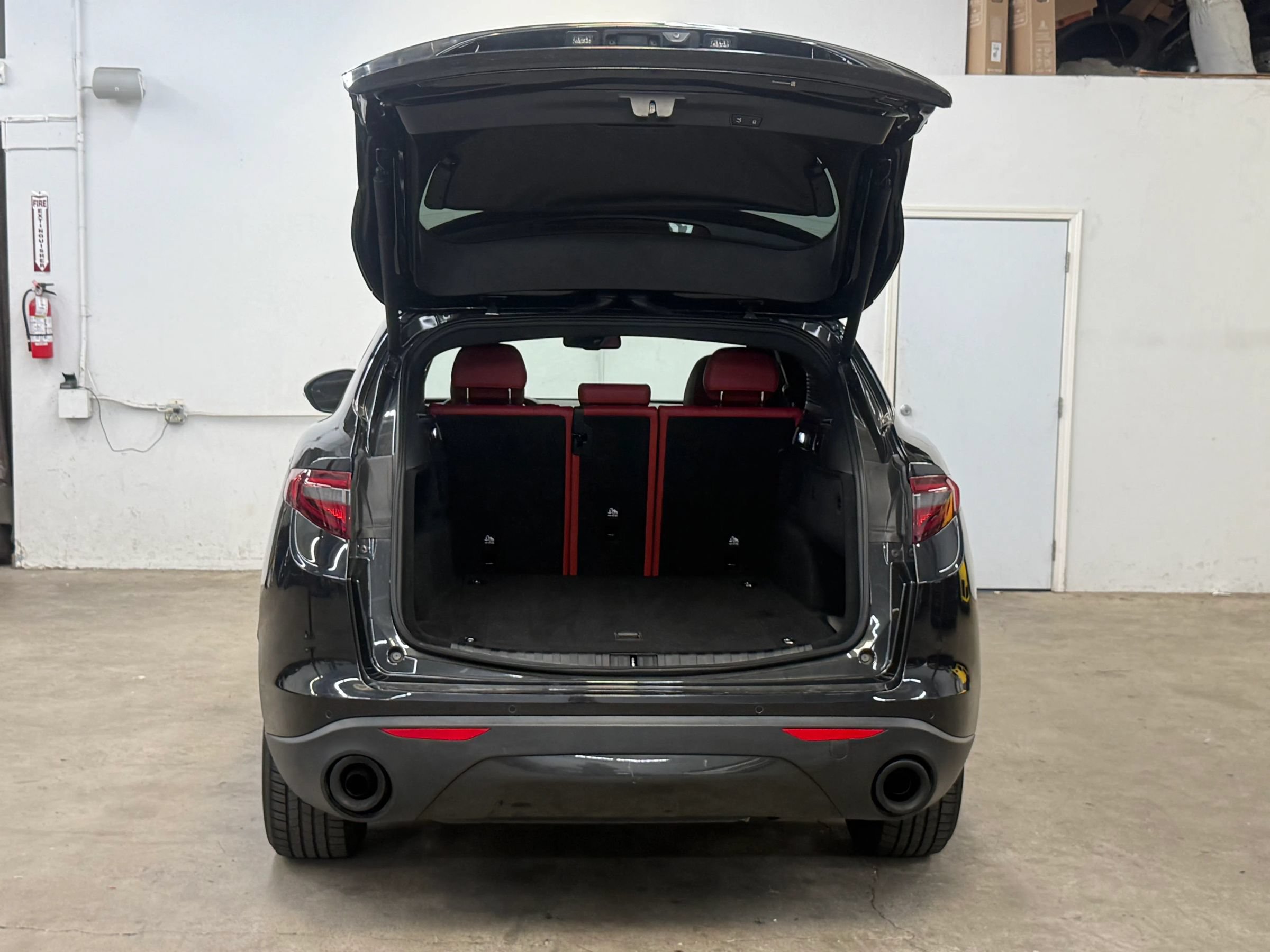 Used 2023 Alfa Romeo Stelvio Sprint RWD image 10