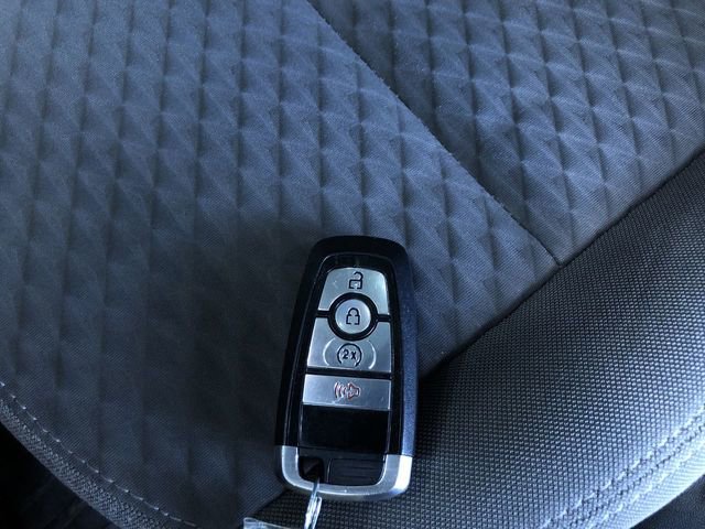 Used 2021 Ford Escape SE w/ SE Sport Appearance Package image 25