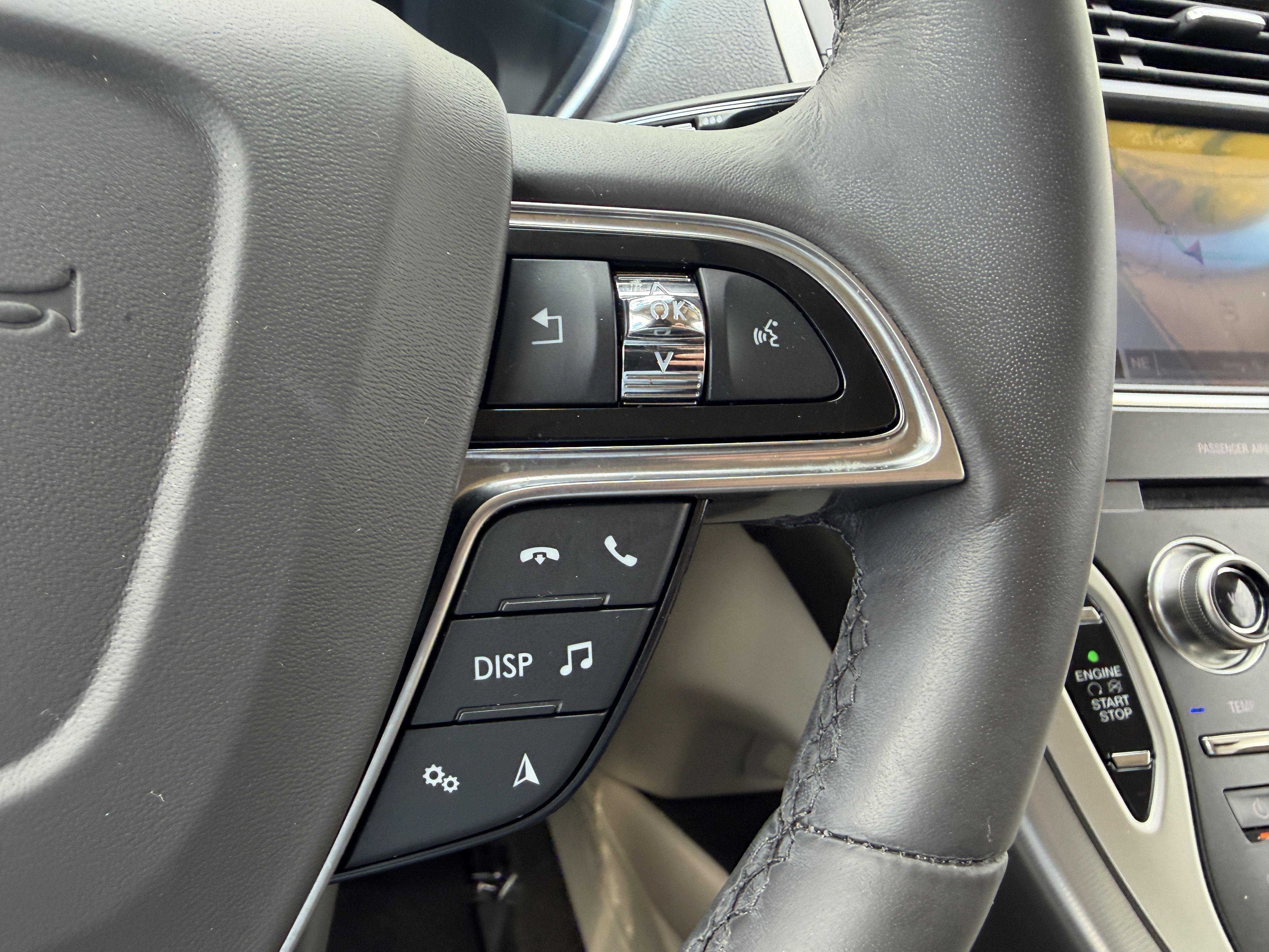 Used 2019 Lincoln Nautilus Select image 26