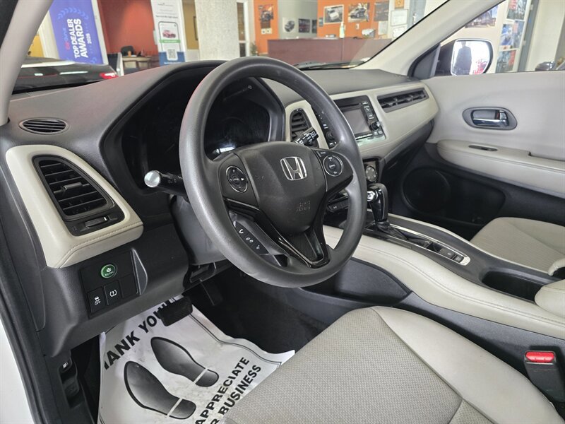 Used 2016 Honda HR-V LX image 8