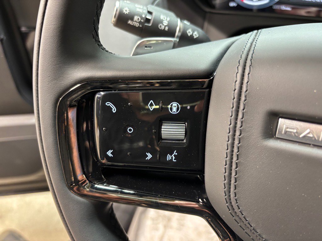 New 2026 Land Rover Range Rover Velar Dynamic SE image 20