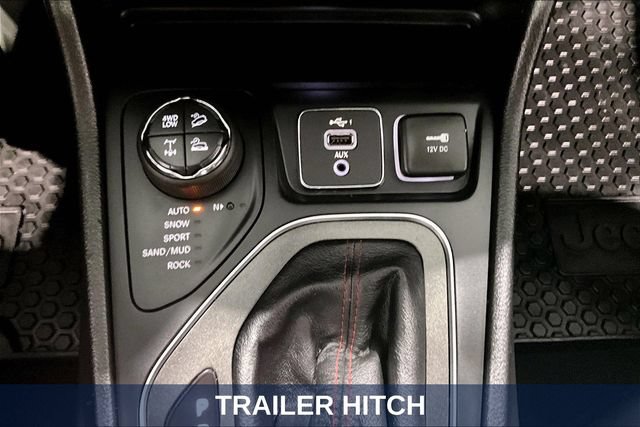 Used 2020 Jeep Cherokee Trailhawk w/ Comfort & Convenience Group AWD/4WD image 22