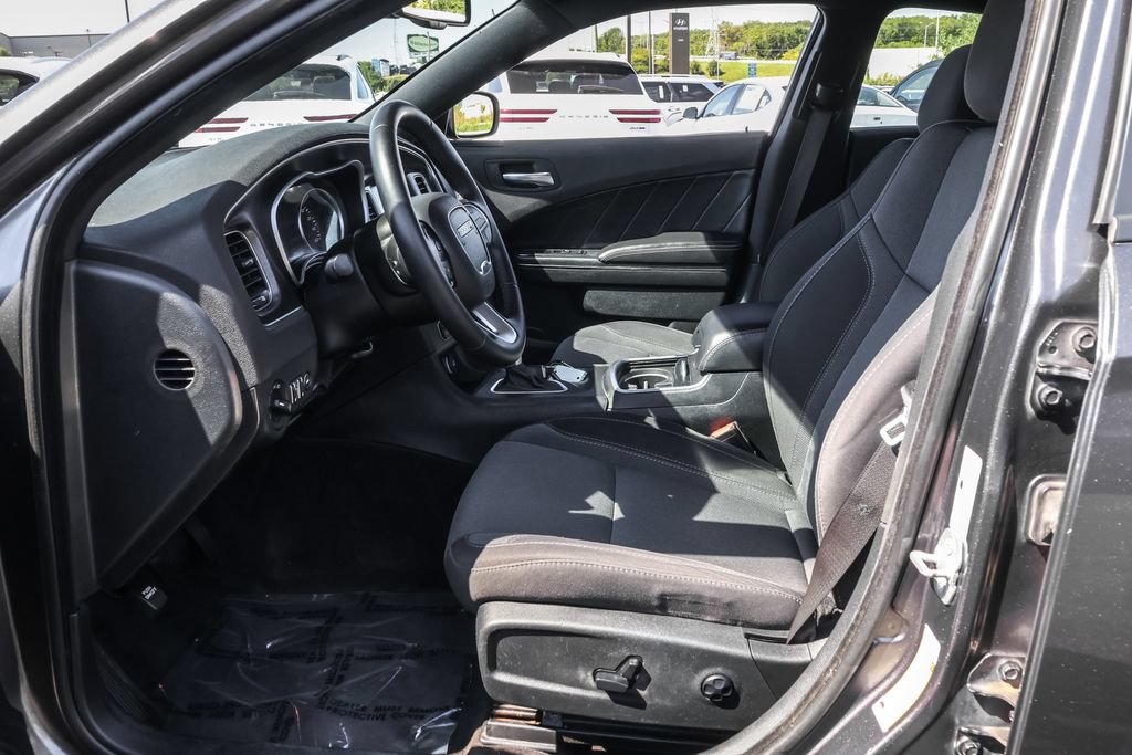 Used 2018 Dodge Charger SXT Plus w/ Driver Convenience Group RWD image 6