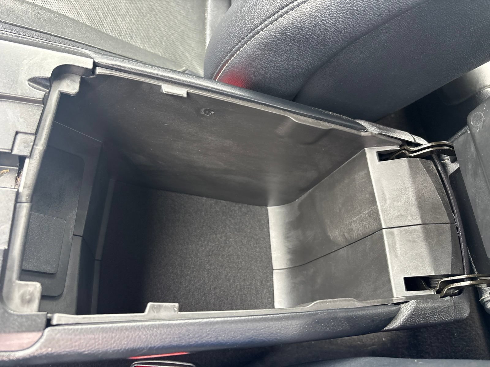Used 2019 Ford Fusion Energi Titanium FWD image 26