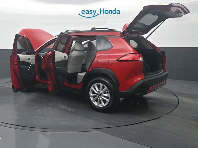 Used 2024 Toyota Corolla Cross LE image 39
