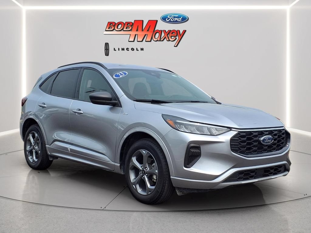 Used 2023 Ford Escape ST-Line w/ Tech Pack #1 AWD/4WD image 3