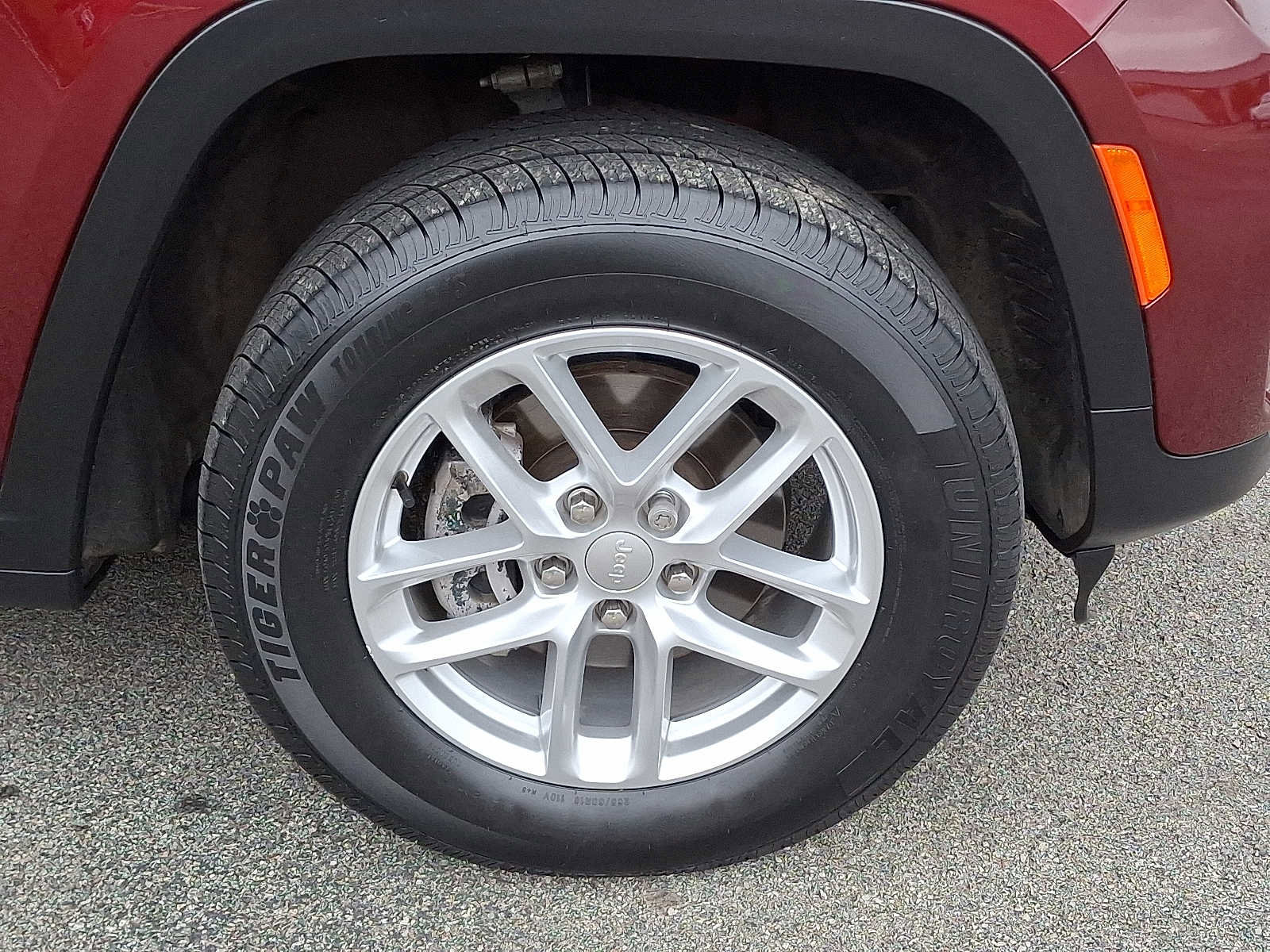 Used 2023 Jeep Grand Cherokee Laredo w/ Luxury Tech Group I image 8